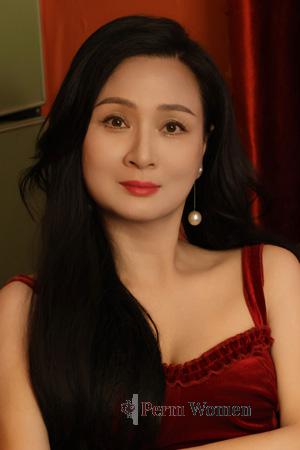 221577 - Jacelyn Age: 52 - China